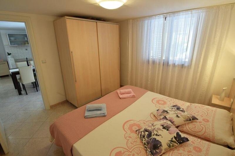 Apartmani Sole Pjescana Uvala Eksteriør bilde
